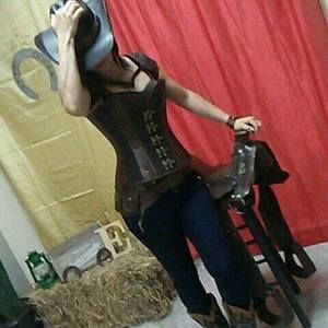 Meet your Posher, Ivelisa